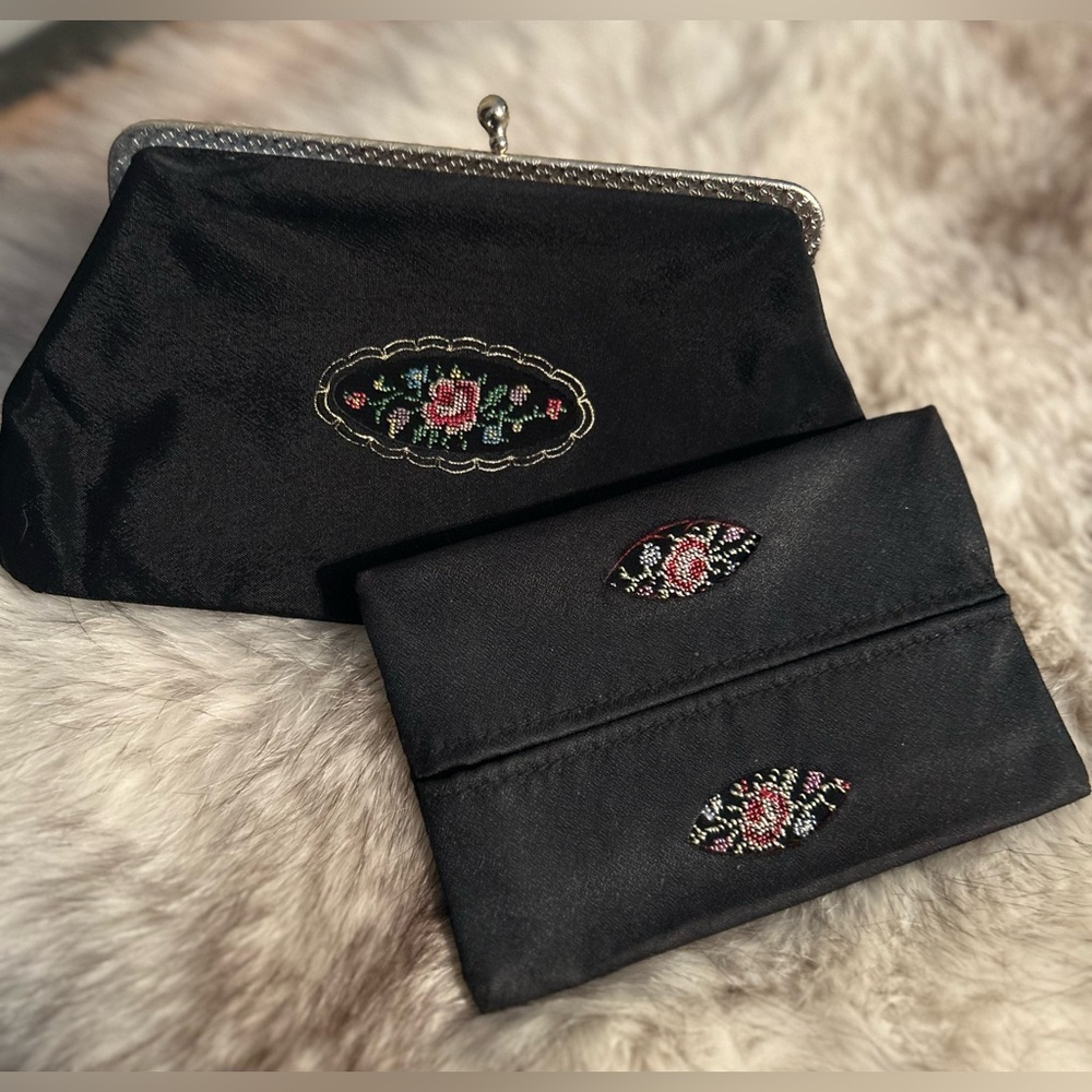 Vintage pouch and tissue holder - Picture 3 of 15
